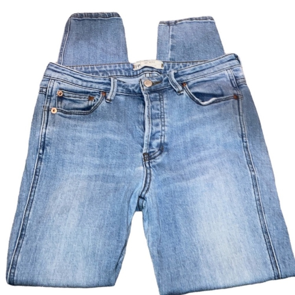Free people light wash skinny jeans size 27